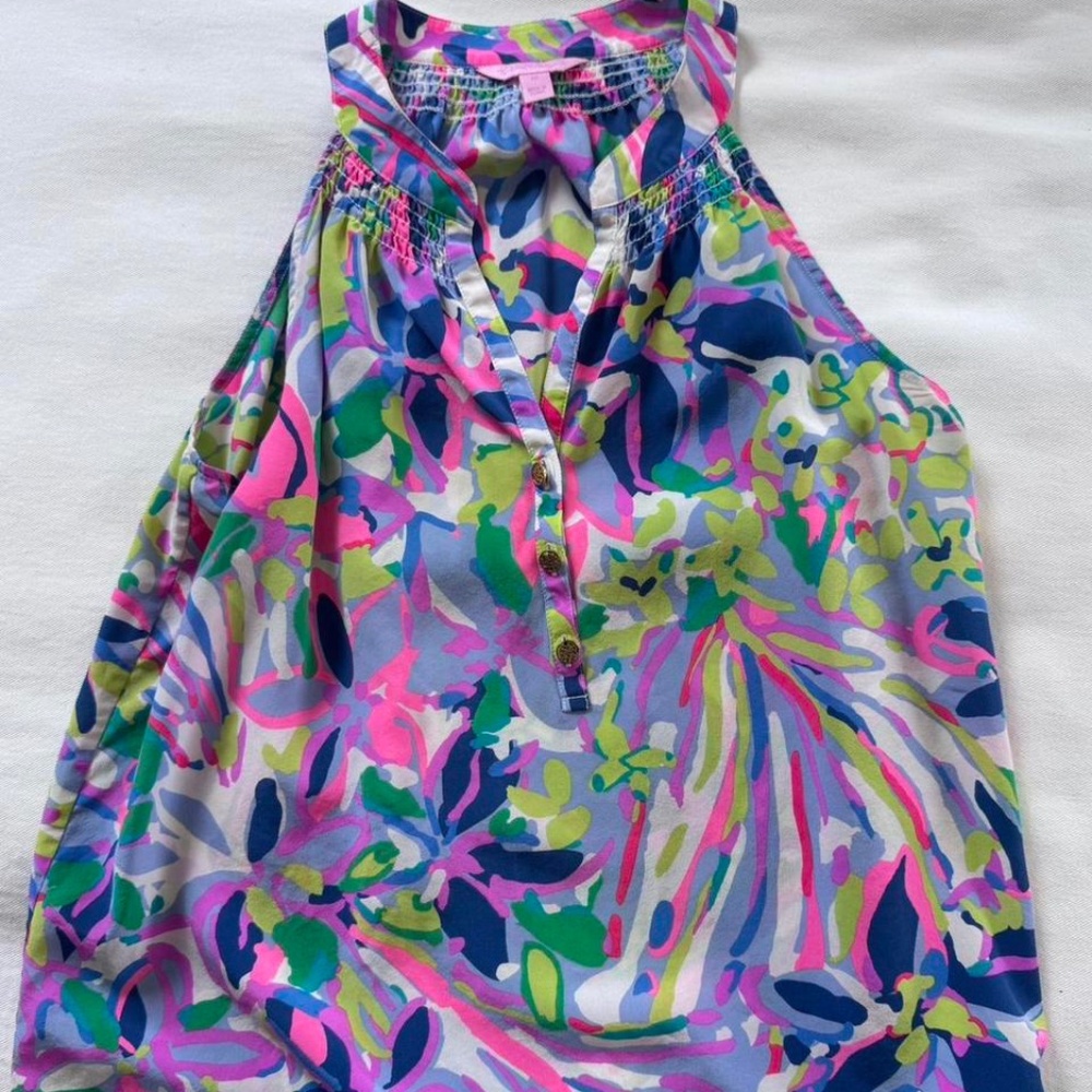 Vintage Lilly Pulitzer Bailey top in pattern Havin a Blast. Silk Medium
